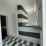 My Humble House - Elegante Con Patio Apartamento