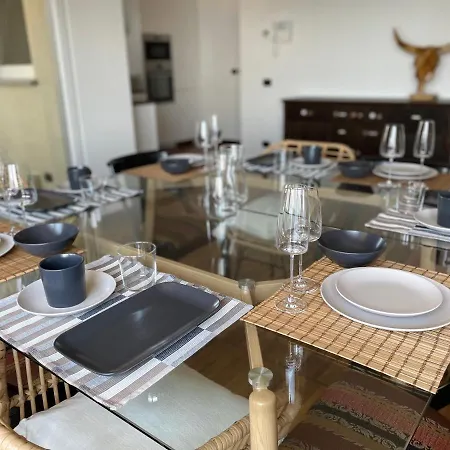My Humble House - Elegante Con Patio Daire